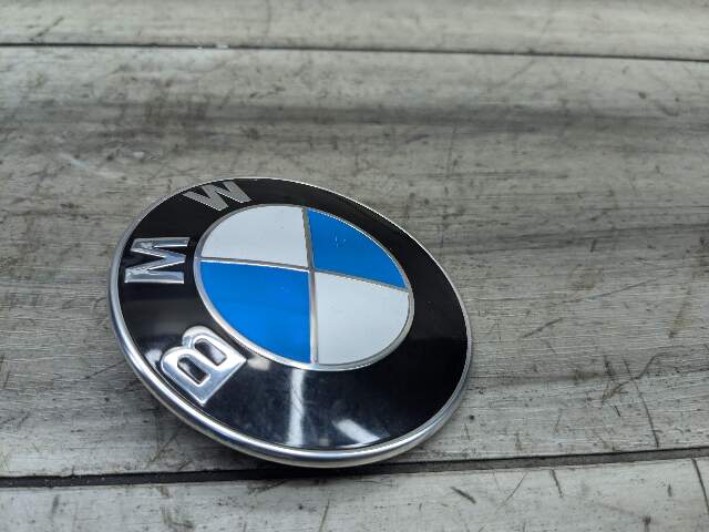 Genuine BMW G11 G12 Front Round Emblem For Bumper Hood 82mm
