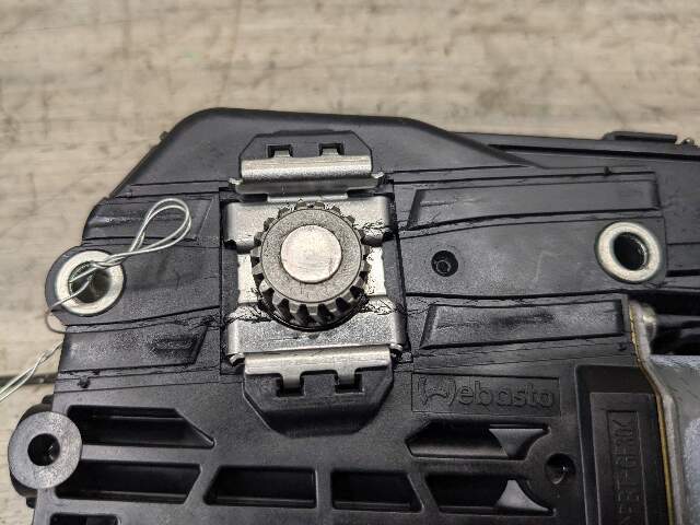 16-20 OEM BMW G12 740 750 M760 Upper SUNROOF Moon Roof Motor Unit