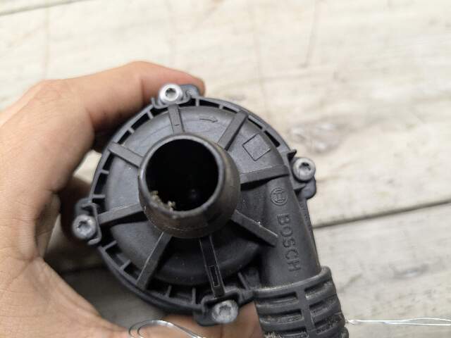 OEM BMW G01 G05 G20 G23 G30 Engine B46 B58 Auxiliary Electric Water Pump Cooling