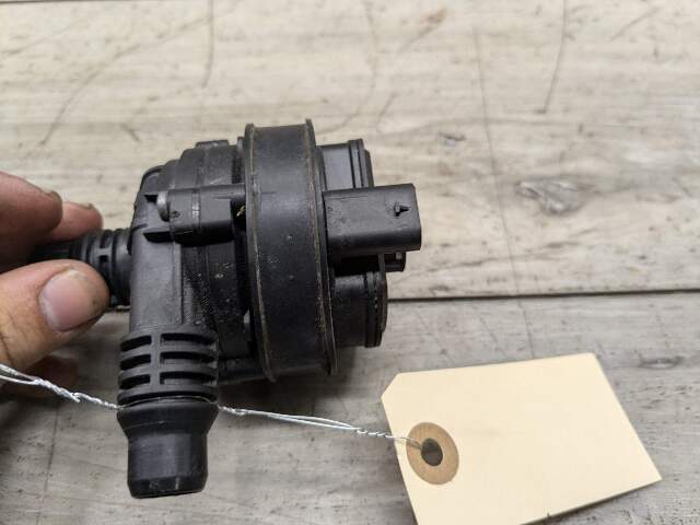 OEM BMW G01 G05 G20 G23 G30 Engine B46 B58 Auxiliary Electric Water Pump Cooling