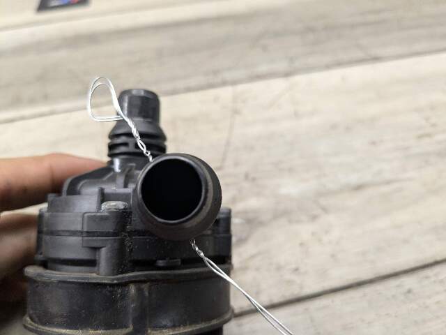 OEM BMW G01 G05 G20 G23 G30 Engine B46 B58 Auxiliary Electric Water Pump Cooling