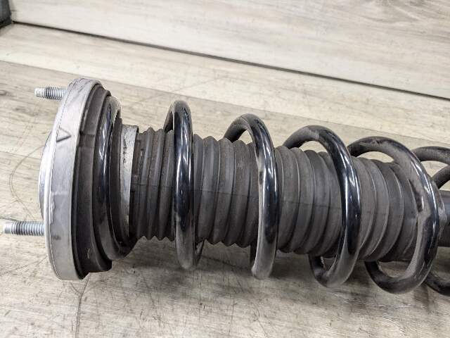 21-22 OEM BMW G30 540 REAR Left Right Side Strut Shock Absorber w/ Spring