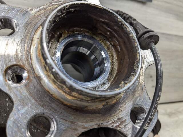 18-24 OEM BMW G01 X3 REAR Left Driver Side Wheel Hub Spindle Knuckle Bearing