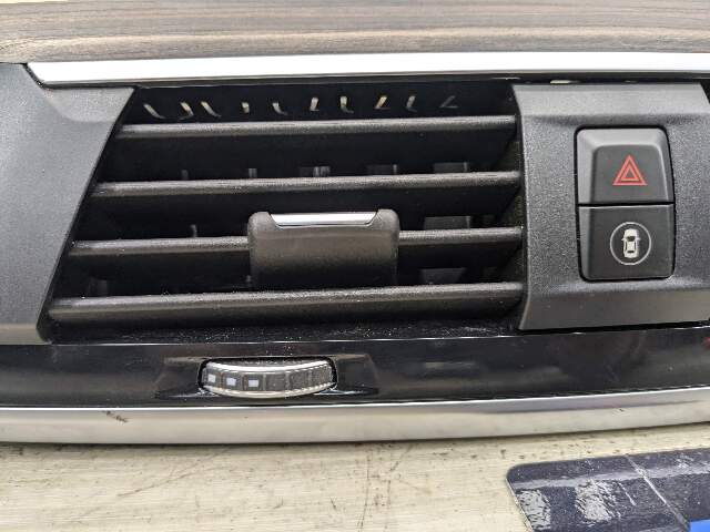 18-24 OEM BMW G01 G02 F97 F98 X3 X4 X3M Center AC Air Vent Dash Dashboard Grille