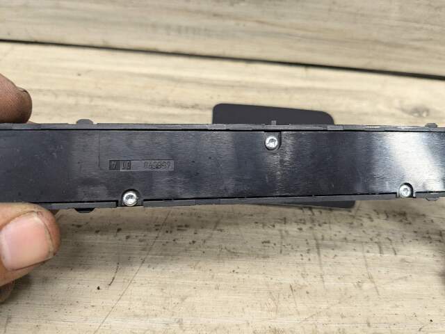 08-13 OEM BMW E88 128 135 Convertible Center Console Roof Switch