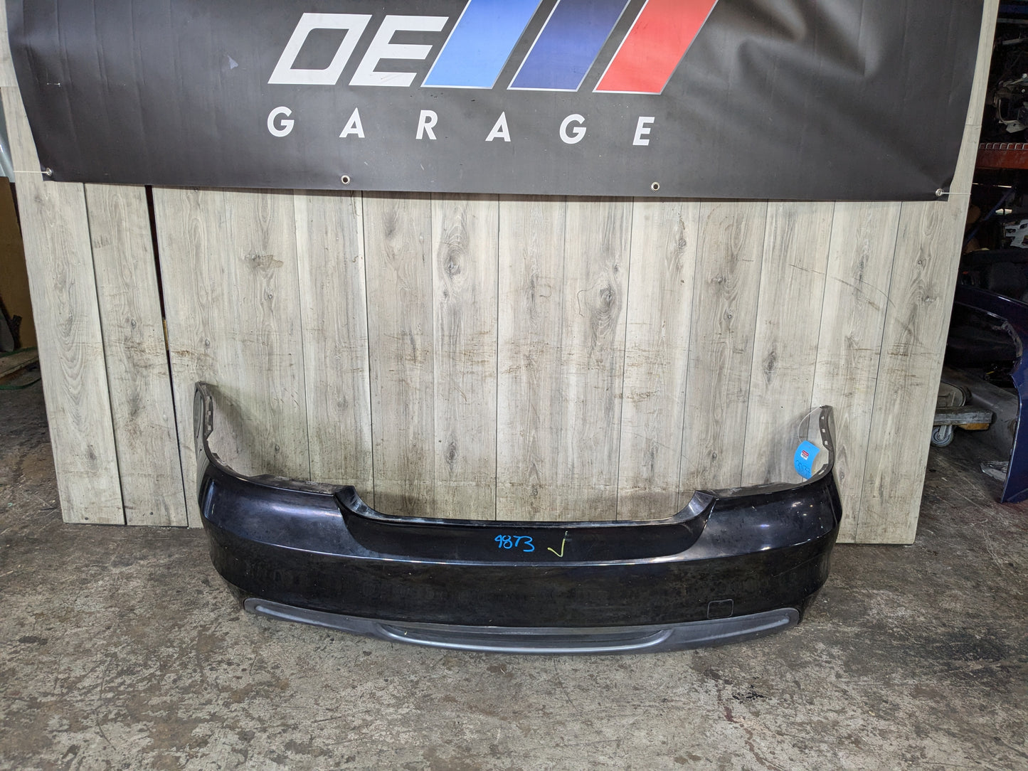 *NOTE* 08-13 OEM BMW E82 E88 135 M SPORT Rear Bumper Cover w/ Difusser Black 668