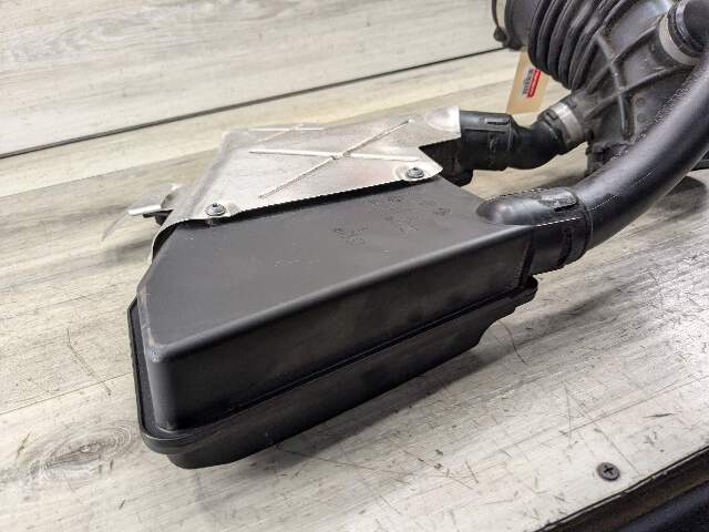 16-21 OEM BMW G12 740 840 B58 Air Intake Resonator Silencer w/ Tube Pipe Line