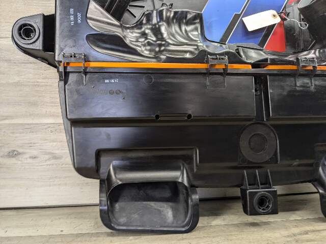 10-14 OEM BMW E70 E71 X5M X6M Engine S63 Air Intake Muffler Filter Box Housing