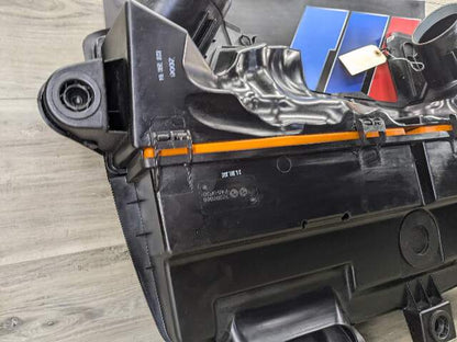 10-14 OEM BMW E70 E71 X5M X6M Engine S63 Air Intake Muffler Filter Box Housing