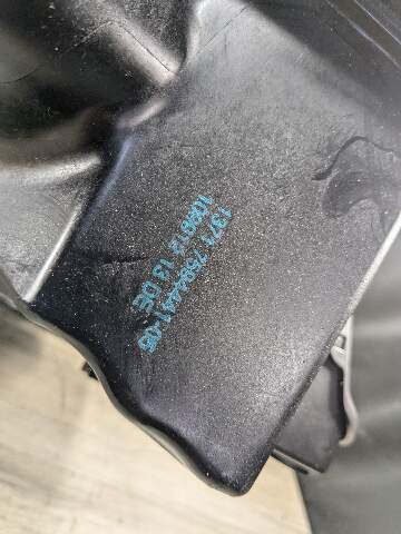 10-14 OEM BMW E70 E71 X5M X6M Engine S63 Air Intake Muffler Filter Box Housing