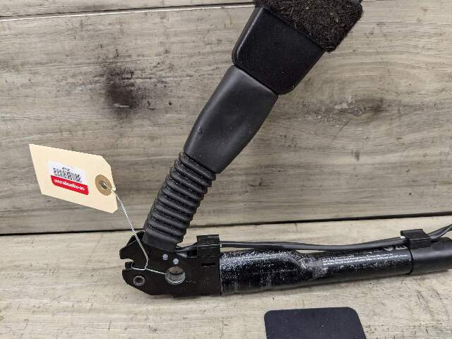 06-13 OEM BMW E82 E88 E90 E91 E92 Front Left Driver Seat Belt Buckle Tensioner