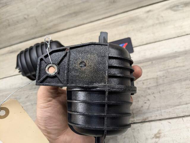 OEM BMW E70 E71 X5M X6M Engine S63 Turbo Charger Vacuum Tank Reservoir SET
