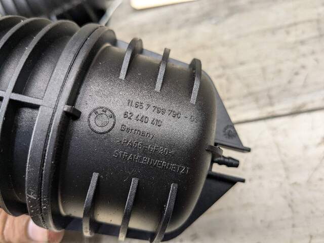 OEM BMW E70 E71 X5M X6M Engine S63 Turbo Charger Vacuum Tank Reservoir SET