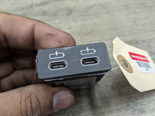 OEM BMW G01 G02 G11 G12 G20 G30 F97 USB Type C Charger Port Socket Connector
