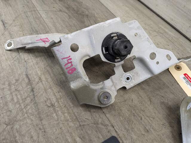 19-24 OEM BMW G20 330 M340 Front Right Passenger Side Fender Holder Bracket SET