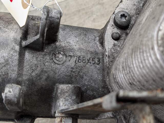 09-11 OEM BMW E90 E70 M57 3.0 Diesel Engine Motor Oil Filter Cooler Housing