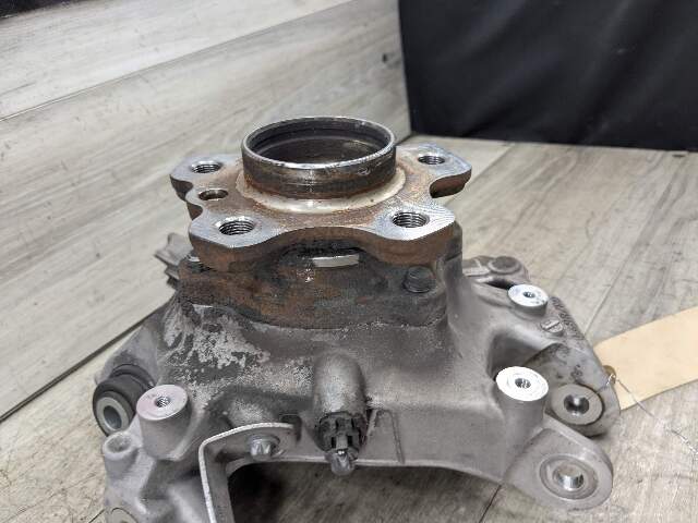 19-21 OEM BMW G20 330 M340 REAR Right Knuckle Wheel Hub Spindle Bearing