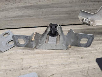09-15 OEM BMW F01 F02 740 750 Front Right Passenger Fender Bracket Holder SET