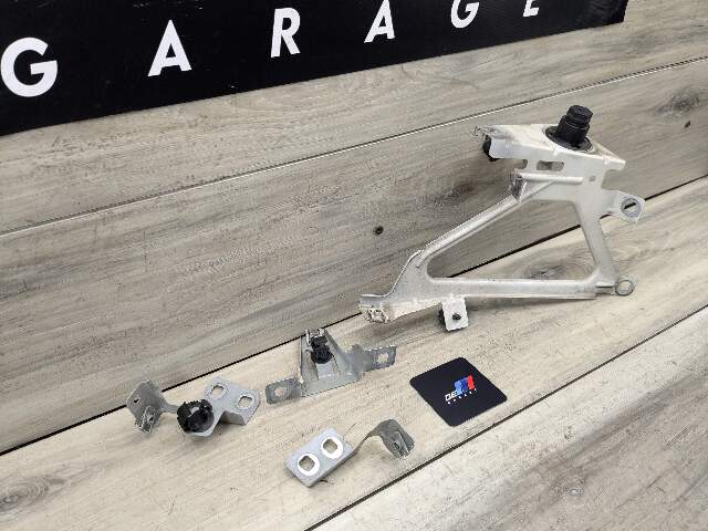 09-15 OEM BMW F01 F02 740 750 Front Right Passenger Fender Bracket Holder SET