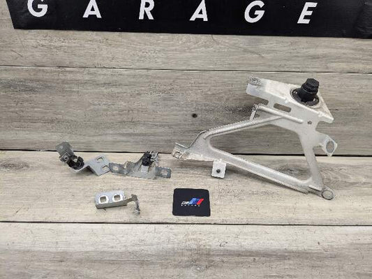 09-15 OEM BMW F01 F02 740 750 Front Right Passenger Fender Bracket Holder SET