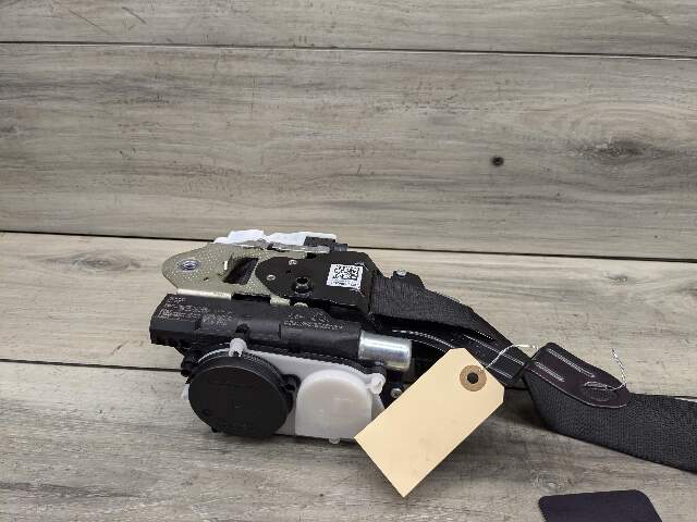 OEM BMW G01 G02 F97 F98 X3 X4 Front Right Passenger Seat Belt Seatbelt Retractor