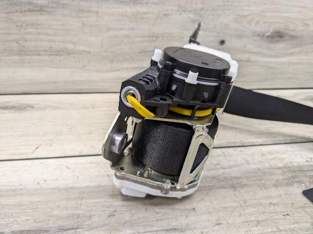OEM BMW G01 G02 F97 F98 X3 X4 Front Right Passenger Seat Belt Seatbelt Retractor