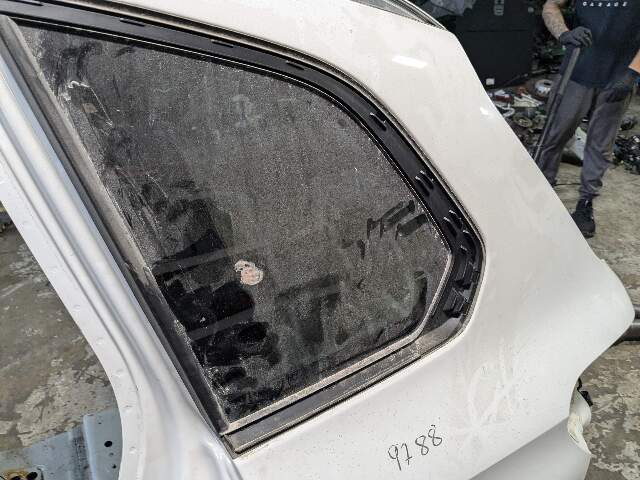 *NOTE* 19-23 OEM BMW G05 X5 Rear Left Driver Side Quarter Panel Body Cut