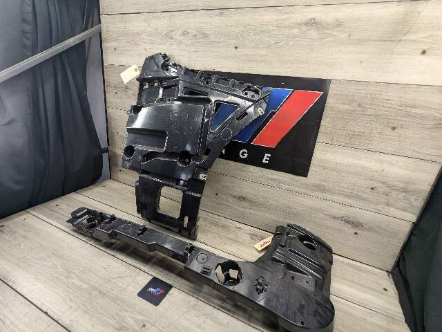 18-21 OEM BMW G01 F97 X3 REAR Right Side Bumper Bracket Support Guid Mount