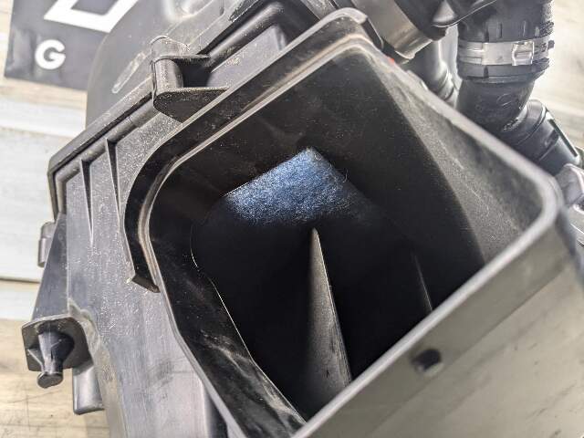 OEM BMW G05 G12 G30 540 740 Air Box Filter Cleaner Intake Resonator Muffler B58