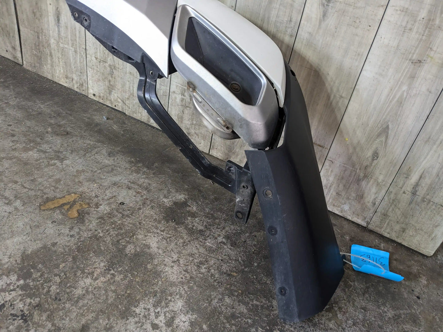 19-23 OEM BMW G05 X5 Rear Bumper Cover Panel w/ Diffuser White 300