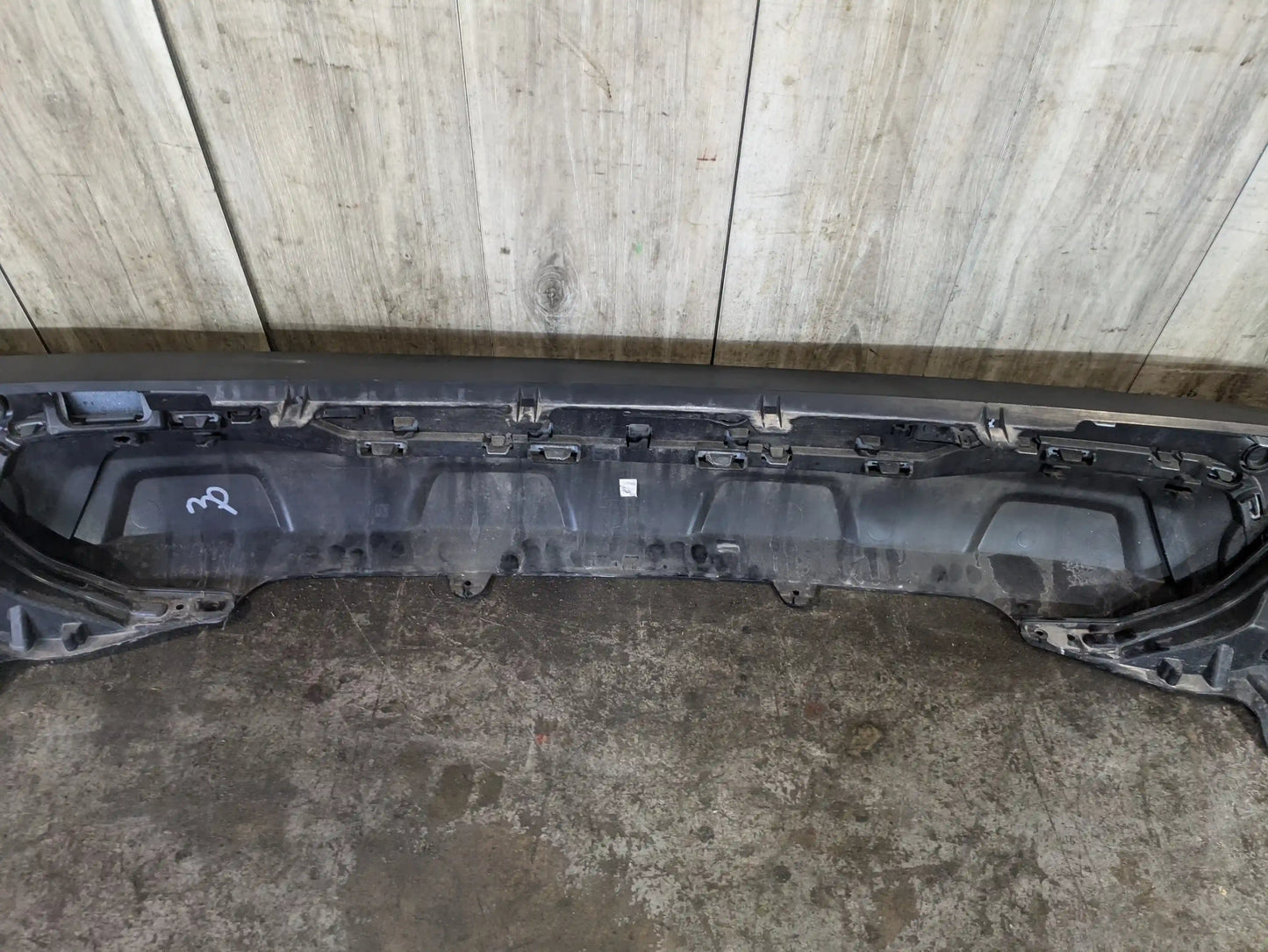 19-23 OEM BMW G05 X5 Rear Bumper Cover Panel w/ Diffuser White 300