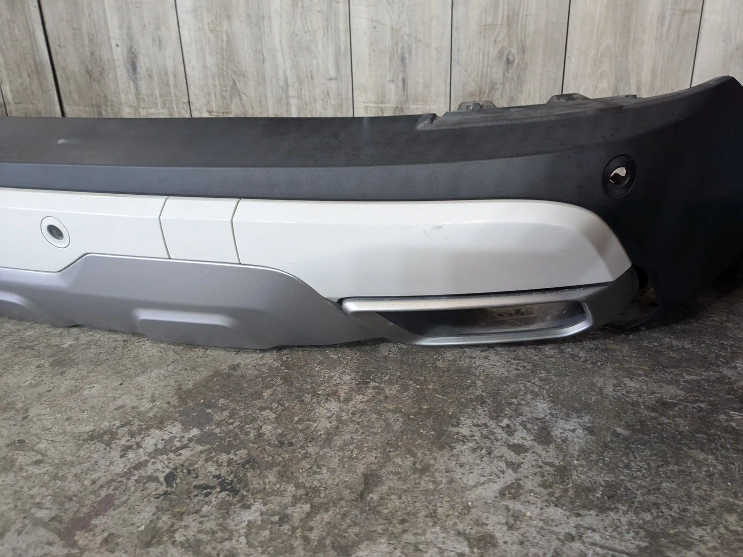 19-23 OEM BMW G05 X5 Rear Bumper Cover Panel w/ Diffuser White 300