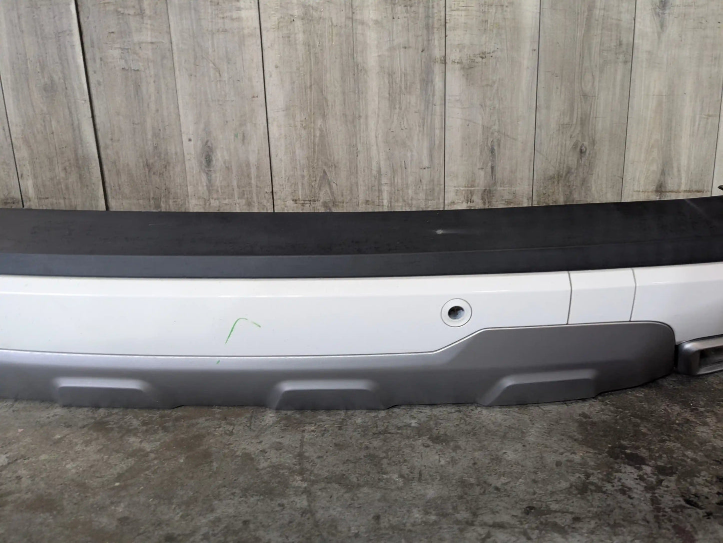 19-23 OEM BMW G05 X5 Rear Bumper Cover Panel w/ Diffuser White 300