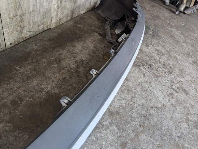 19-23 OEM BMW G05 X5 Rear Bumper Cover Panel w/ Diffuser White 300
