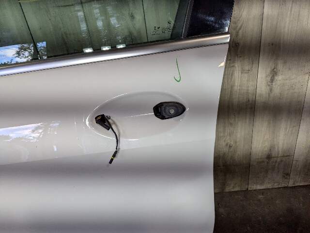 *19-23 OEM BMW G05 X5 Front Left Driver Side Door Shell Panel White 300