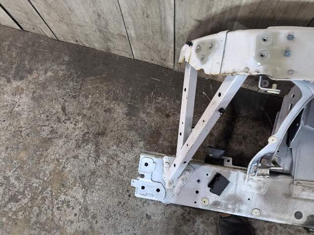 19-23 OEM BMW G05 X5 Front Left Driver Side Apron CUT Supporting Strut White