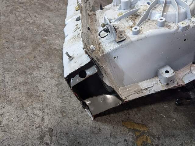 19-23 OEM BMW G05 X5 Front Left Driver Side Apron CUT Supporting Strut White