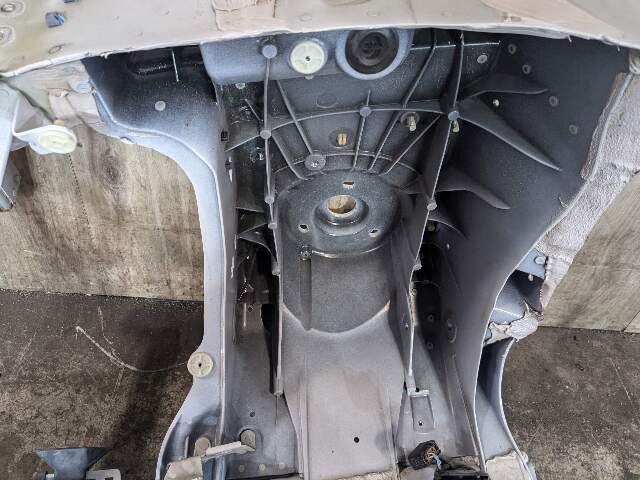 19-23 OEM BMW G05 X5 Front Left Driver Side Apron CUT Supporting Strut White