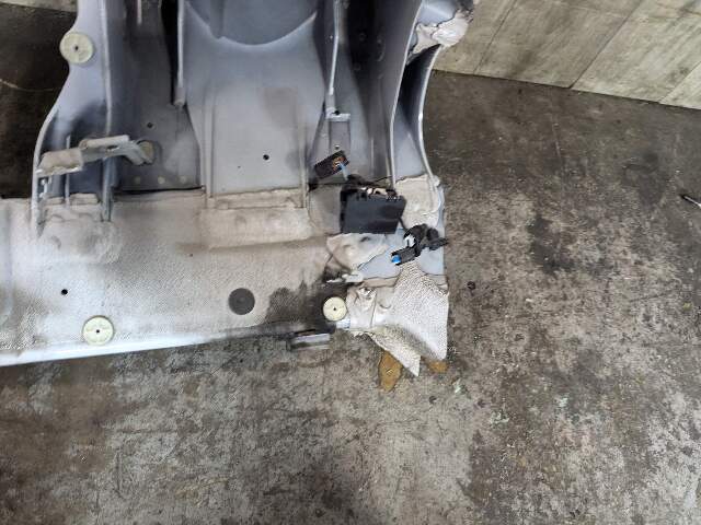 19-23 OEM BMW G05 X5 Front Left Driver Side Apron CUT Supporting Strut White