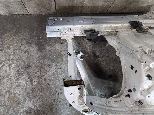 19-23 OEM BMW G05 X5 Front Left Driver Side Apron CUT Supporting Strut White