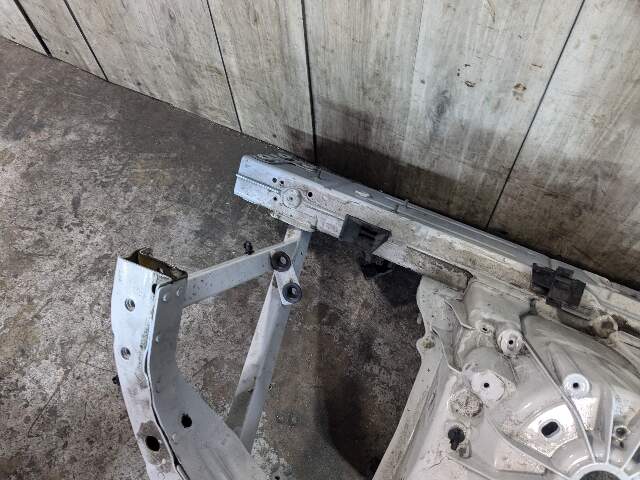 19-23 OEM BMW G05 X5 Front Left Driver Side Apron CUT Supporting Strut White