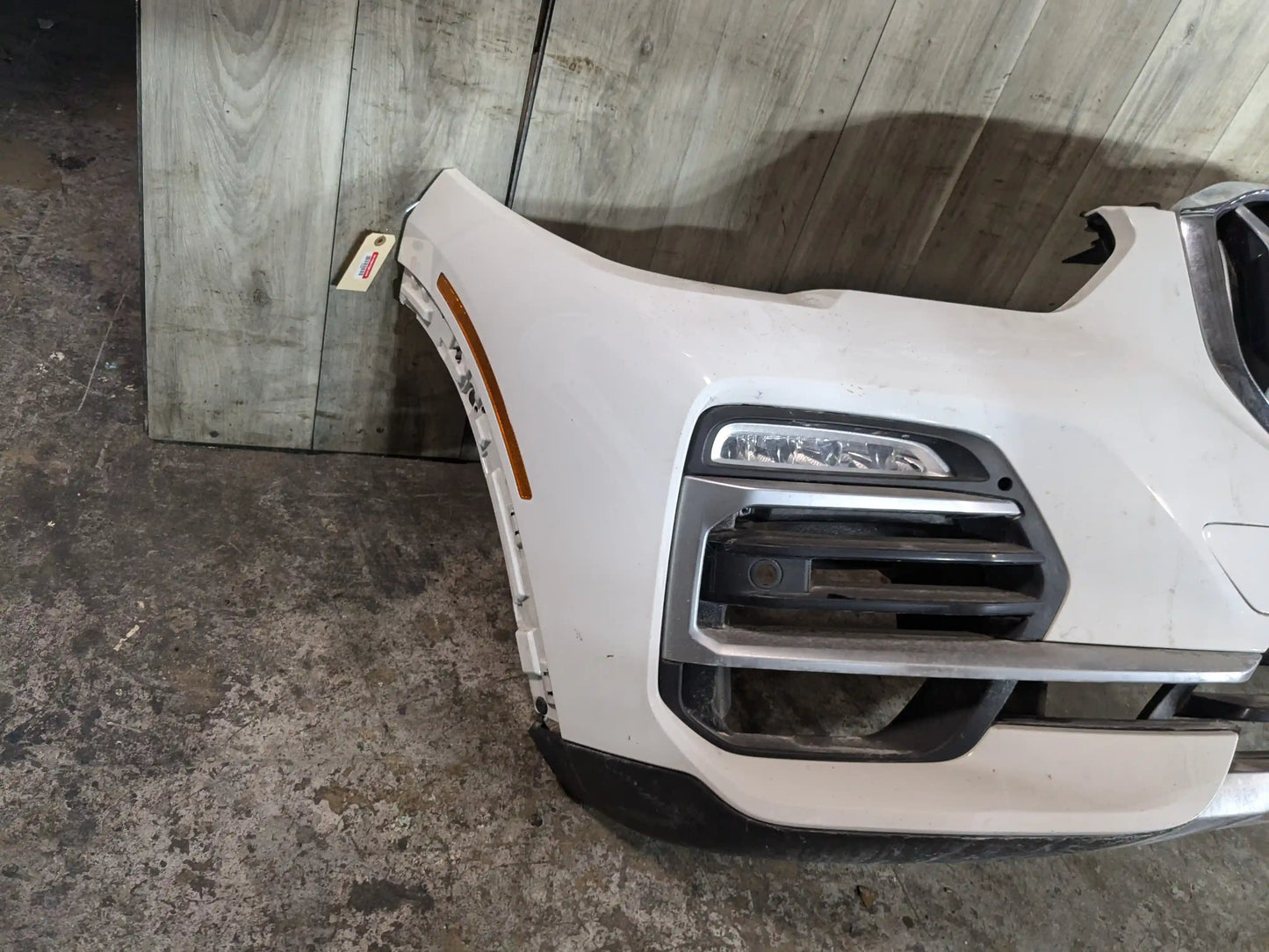 19-23 OEM BMW G05 X5 Front Bumper Cover w/ Griiles & Lower Lights White 300