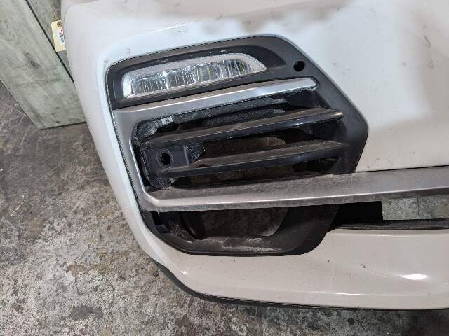 19-23 OEM BMW G05 X5 Front Bumper Cover w/ Griiles & Lower Lights White 300