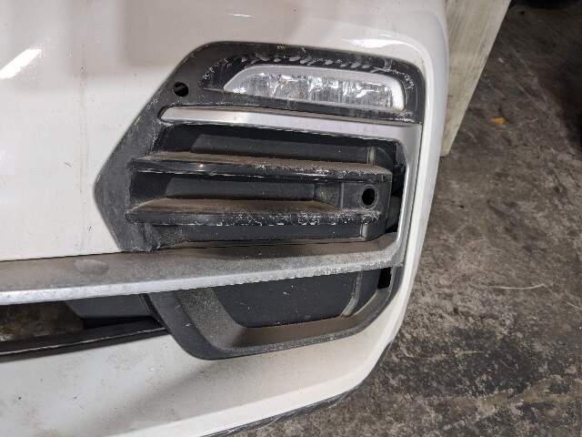19-23 OEM BMW G05 X5 Front Bumper Cover w/ Griiles & Lower Lights White 300