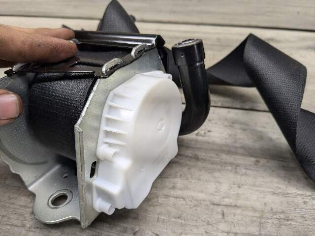 19-23 OEM BMW F95 G05 X5 X5M Rear Left Driver Side Seatbelt Seat Belt Retractor