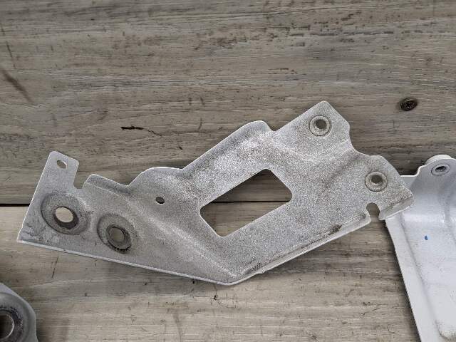 19-23 OEM BMW G05 X5 Front Right Passenger Side Fender Holder Bracket SET
