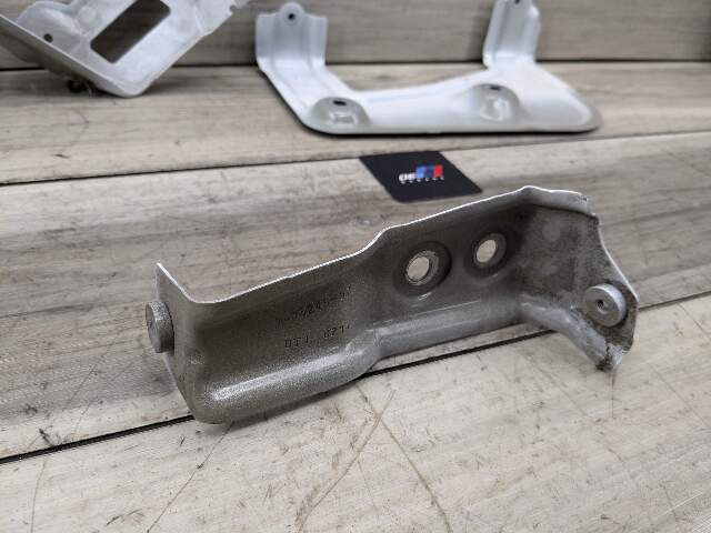 19-23 OEM BMW G05 X5 Front Right Passenger Side Fender Holder Bracket SET