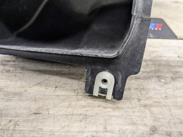 19-23 OEM BMW G05 G06 X5 X6 Right Passenger Side Bumper Brake Air Duct Tube