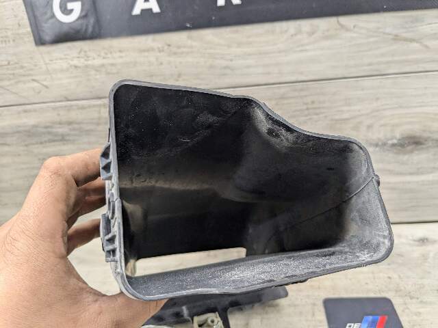 19-23 OEM BMW G05 G06 X5 X6 Right Passenger Side Bumper Brake Air Duct Tube