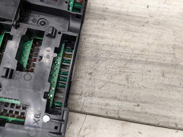 OEM BMW G05 G07 X5 X7 Rear Battery Power Distribution Fuse Relay Junction Box